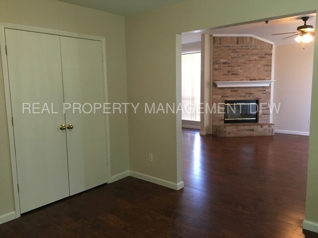 Building Photo - 709 Catalina Dr