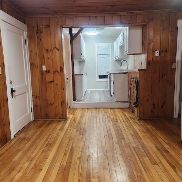 Building Photo - 5 Cohasset St