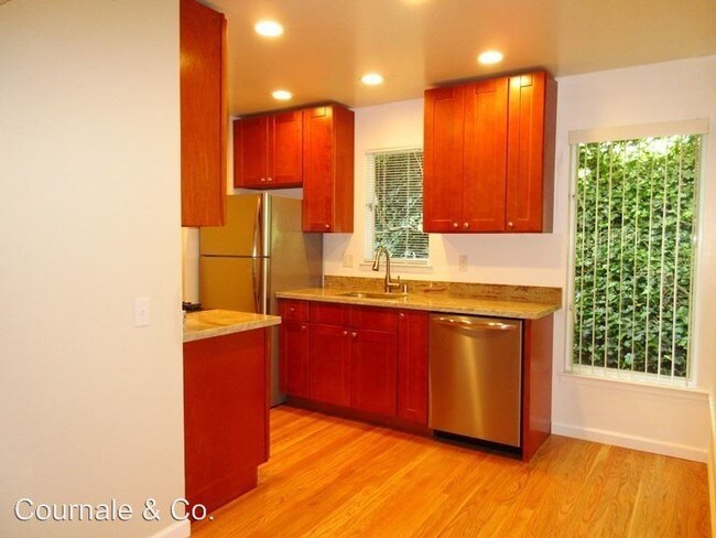 Building Photo - 152 Locksley Ave