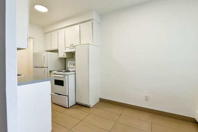 Photo du bâtiment - 809 Av Bloomfield