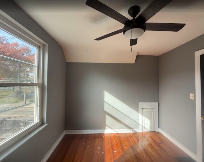 Foto del edificio - 4127 Lora Ave