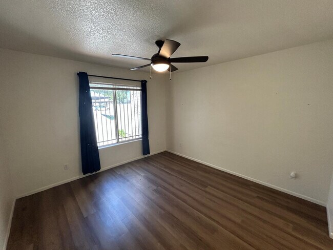 Foto del edificio - 4730 W Northern Ave