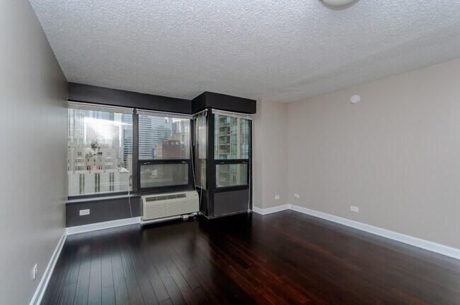 Building Photo - 30 E Huron St
