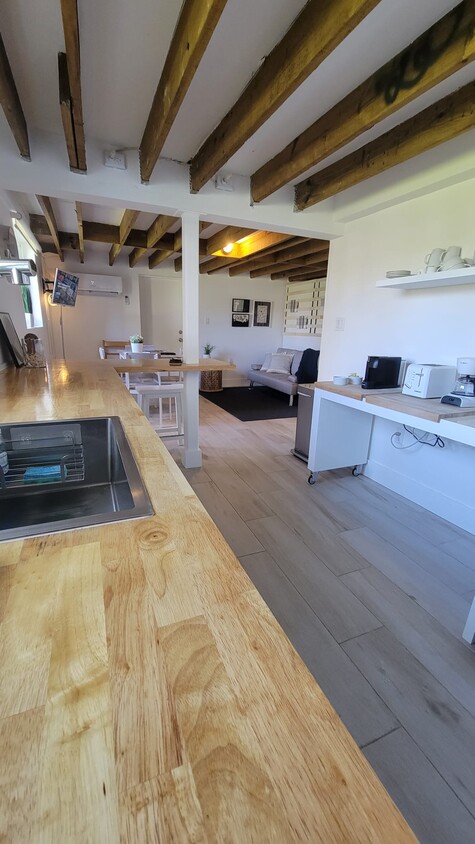Foto principal - 1245 NE 90th St