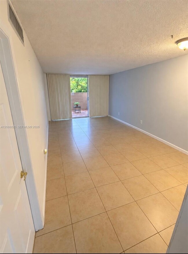 Building Photo - 10625 SW 112th Ave