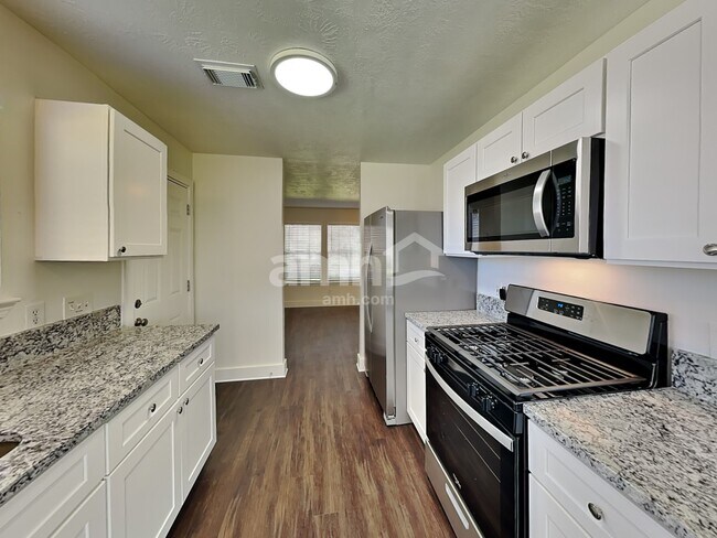 Building Photo - 5011 Westfield Village Dr