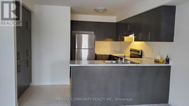 Building Photo - 755-755 Linden Dr