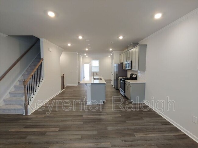 Building Photo - 213 Ivy Vine Way