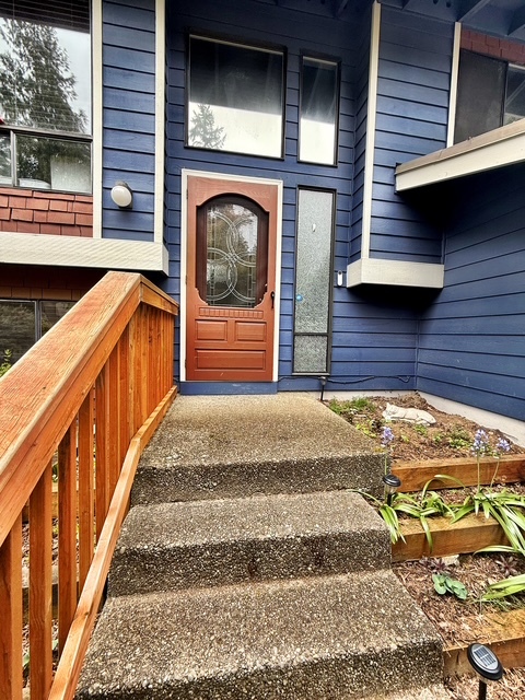 Building Photo - 710 Parkway Ct NE