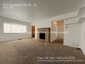 Building Photo - 941 Alvarado Dr SE