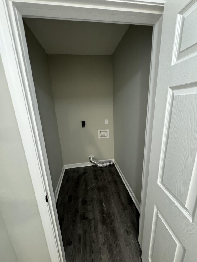 Foto del edificio - 742 Montclair Pl