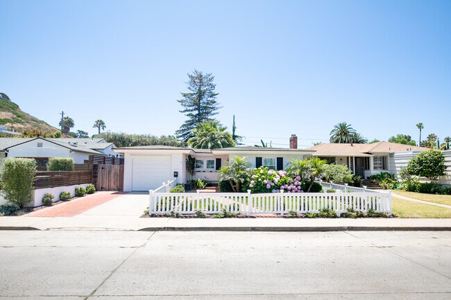 Foto del edificio - 433 Palomar Ave