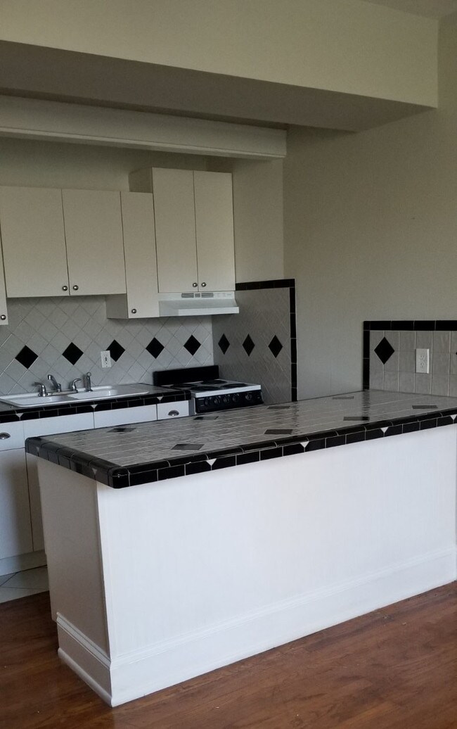 Foto del edificio - 1310 Willow Branch Ave