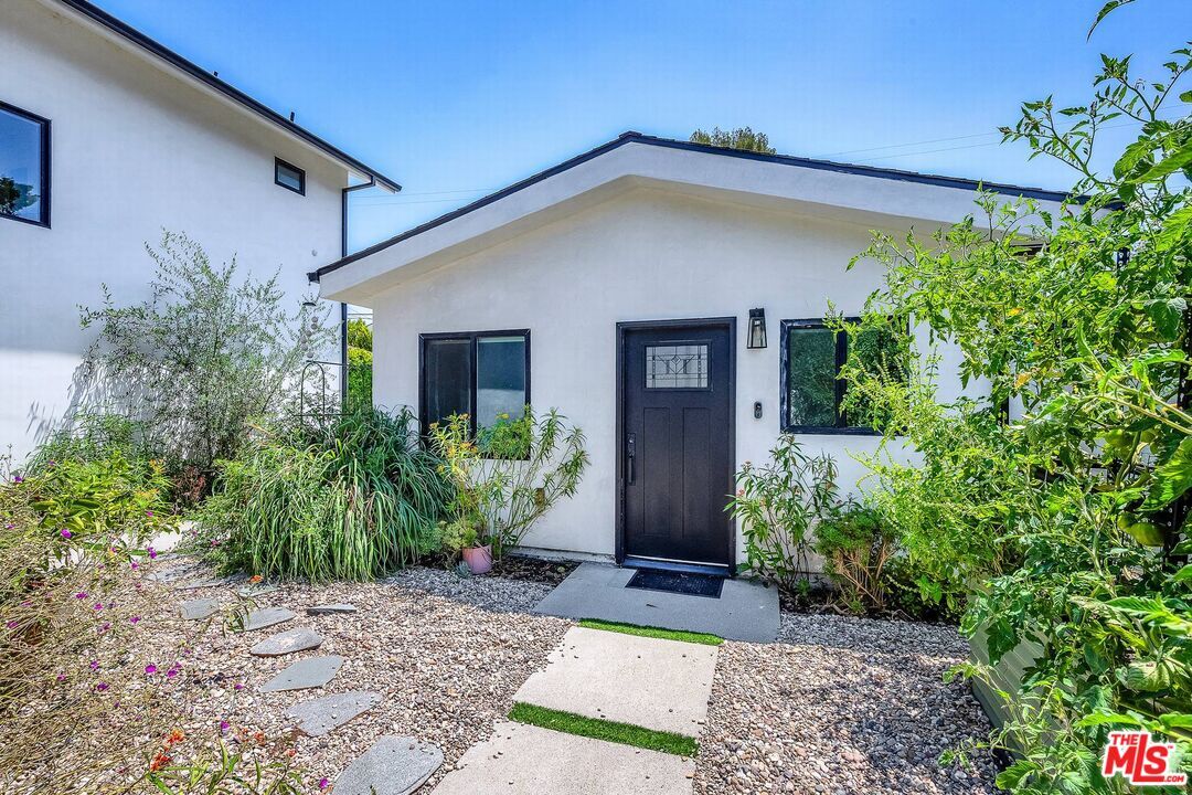 Foto principal - 5008 Greenbush Ave