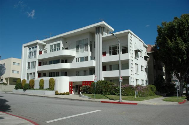 Building Photo - 330 S Almont Dr