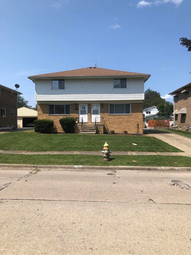 6978 Brandywine Rd, Parma Heights, OH 44130 Townhome Rentals in Parma