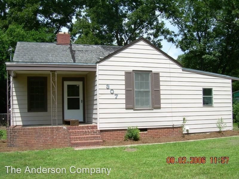 Primary Photo - 3 br, 1 bath House - 307 S. Carroll St.