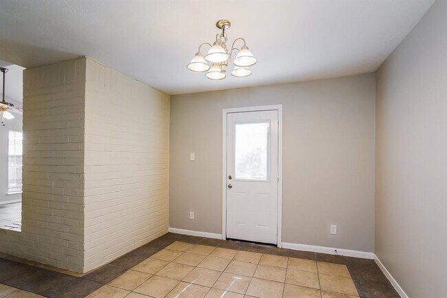 Foto del edificio - 4174 Amir St