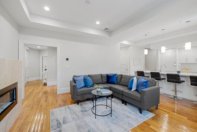 Building Photo - 1248 Beacon St
