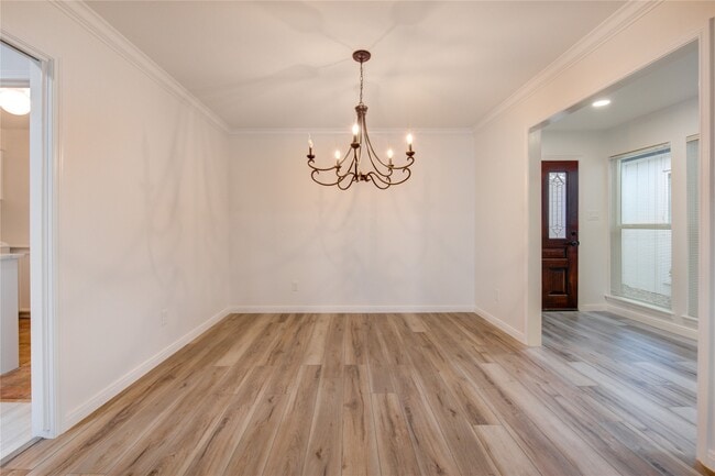 Building Photo - 10322 Lynbrook Hollow St