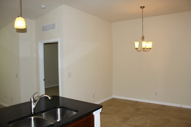 Building Photo - 811 Golden Lake Loop