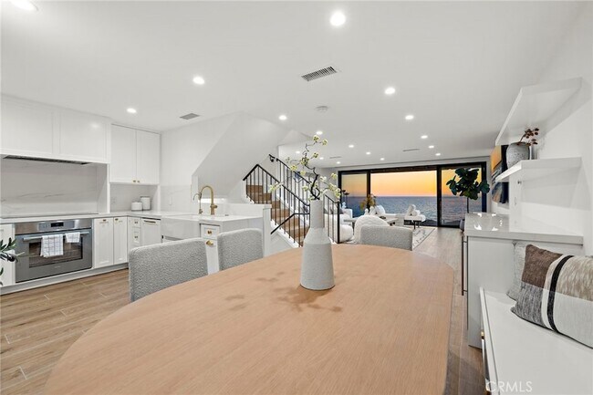 Building Photo - 37 Blue Lagoon