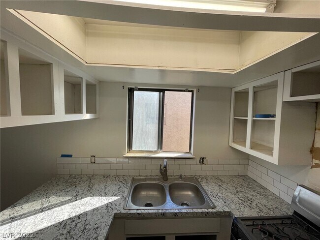 Building Photo - 2017 Winwood St