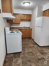 Building Photo - 608 W Rice St