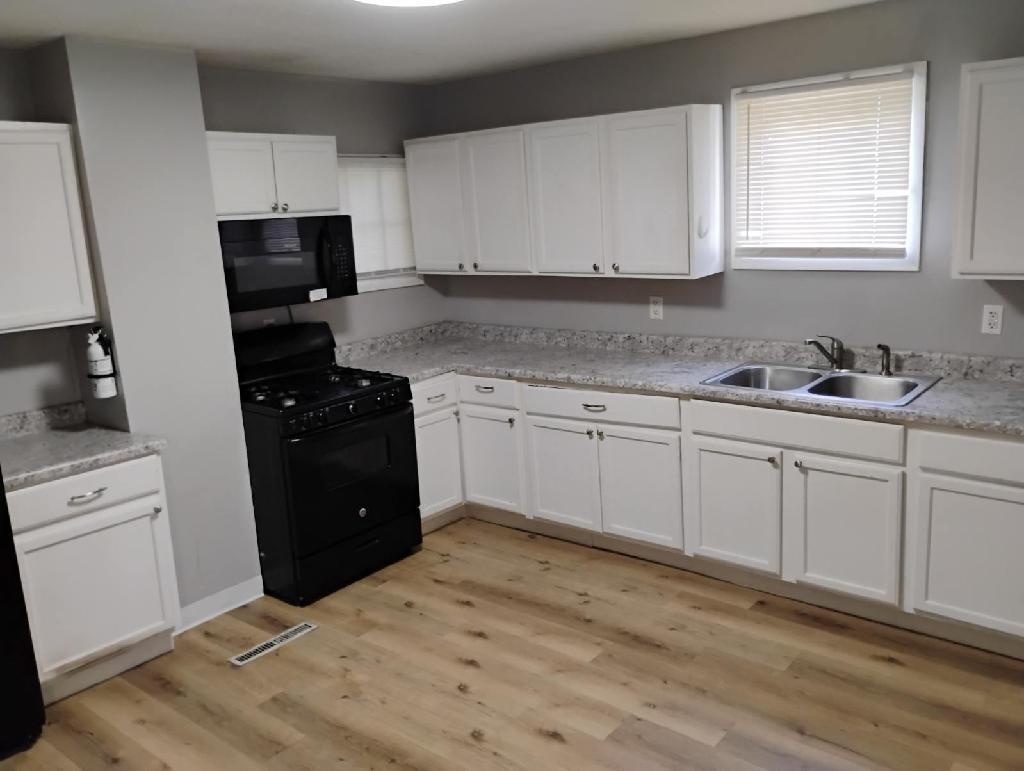 Foto principal - 1523 W 4th St