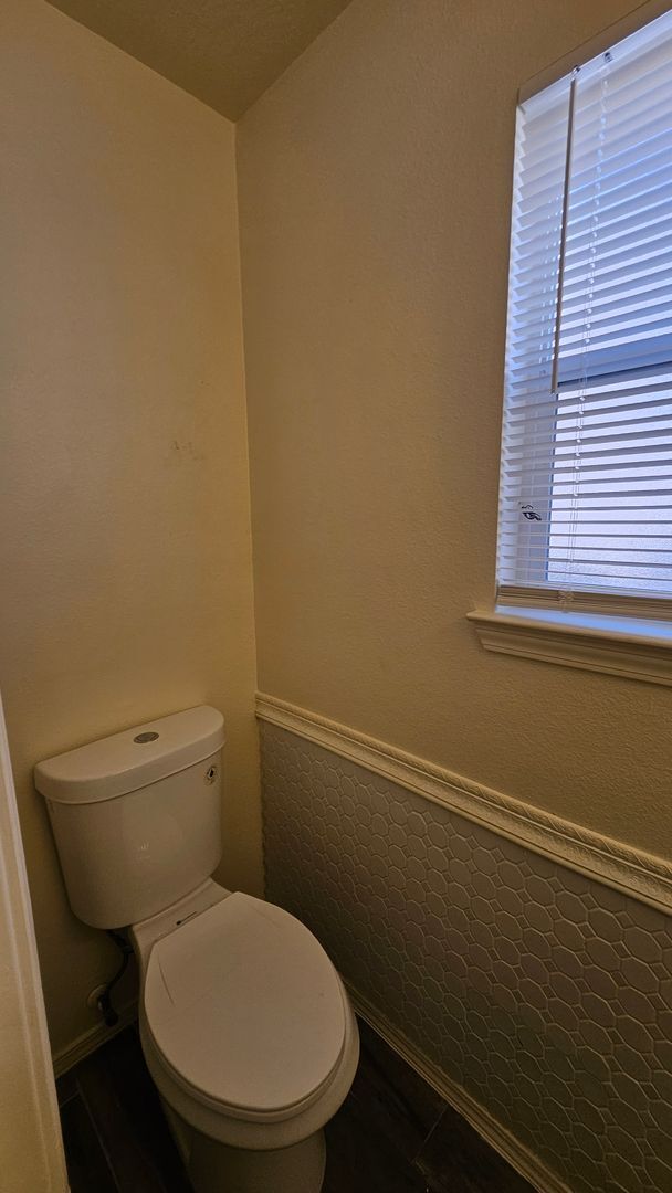 Foto del edificio - 4 bed 2.5 bath
