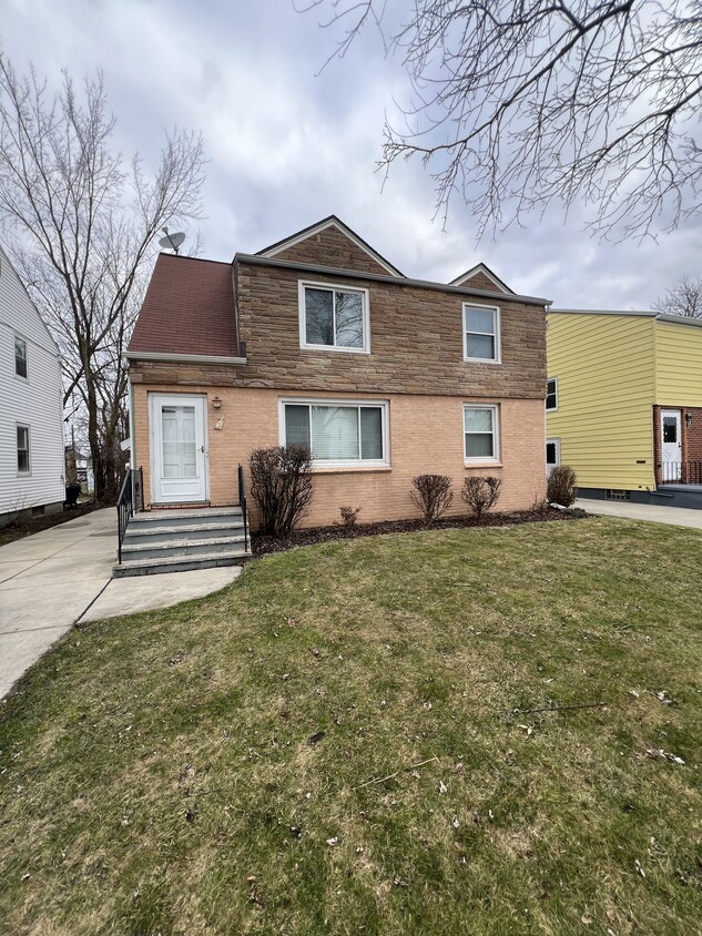 Primary Photo - 48 Layton Ave