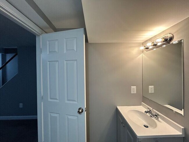 Foto del edificio - New 3 bedroom home in Middle River.