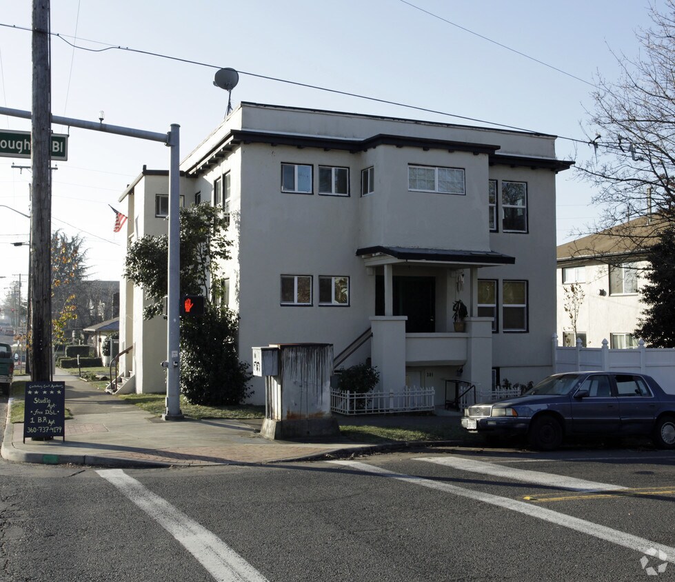 Building Photo - 301 W Mcloughlin Blvd