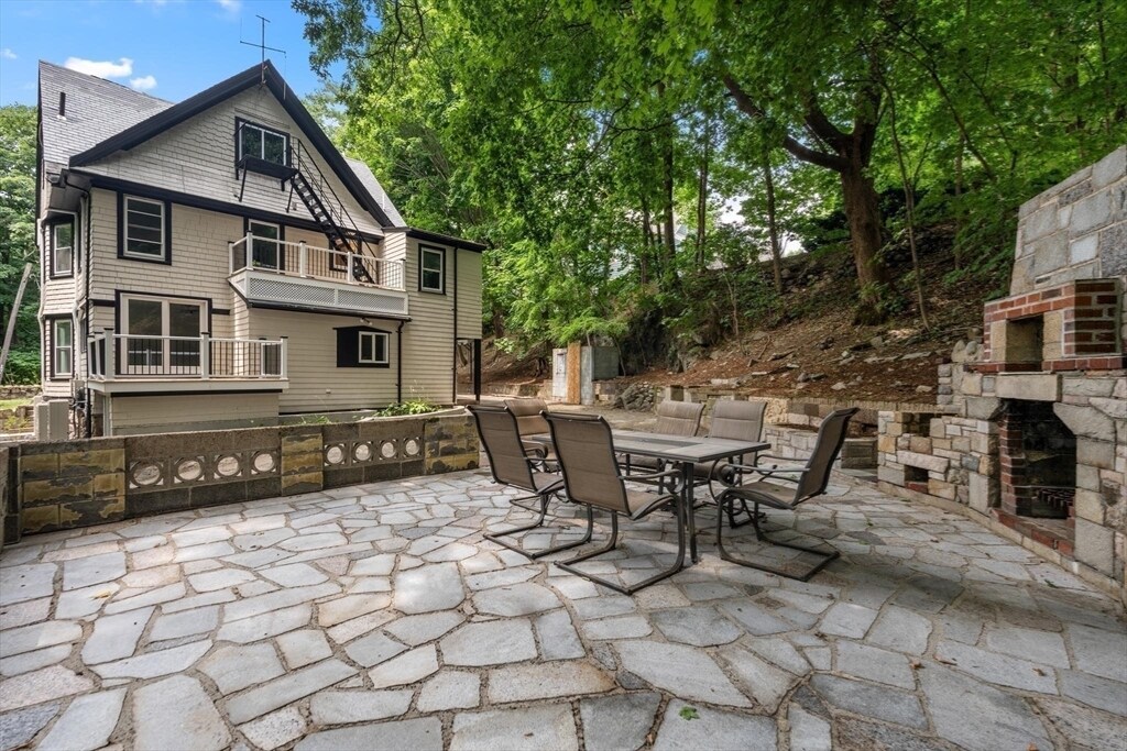 Foto principal - 128 Academy Hill Rd