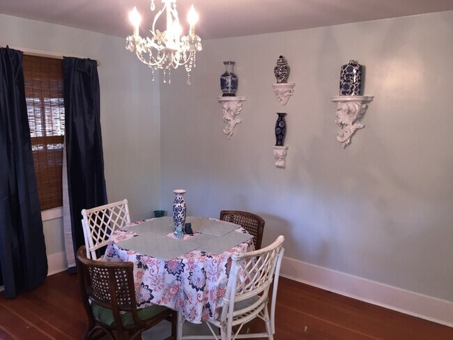 Foto del edificio - 2203 Oak St