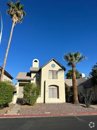 Building Photo - 1535 1535 North Horne Ave