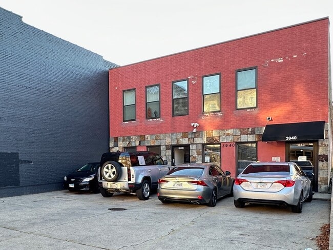 Building Photo - 3940 N Pulaski Rd