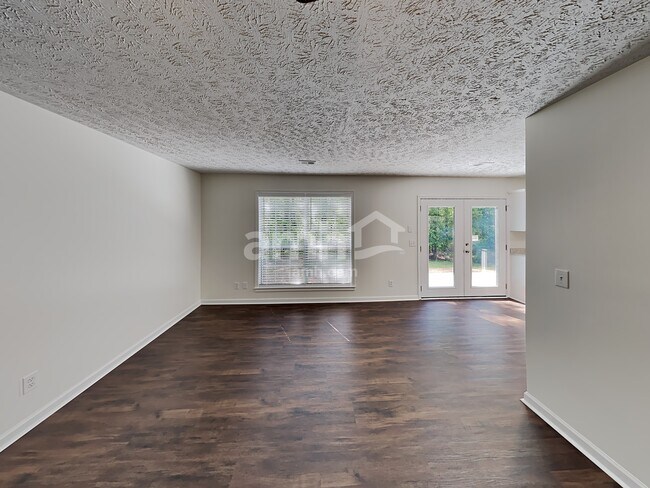 Building Photo - 7003 Woodfield Way