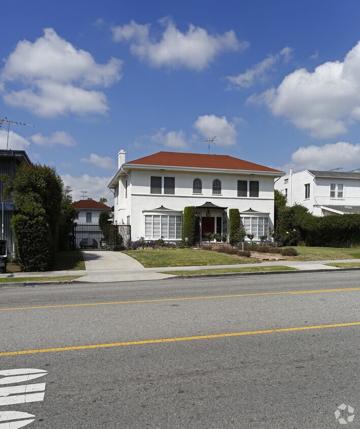 Building Photo - 431 S Commonwealth Ave