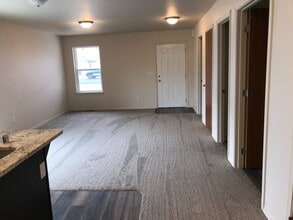 Building Photo - 613 S Locust Ln