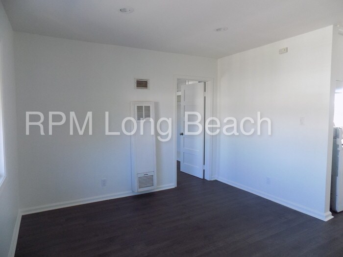 Foto principal - 2638 E 4th St