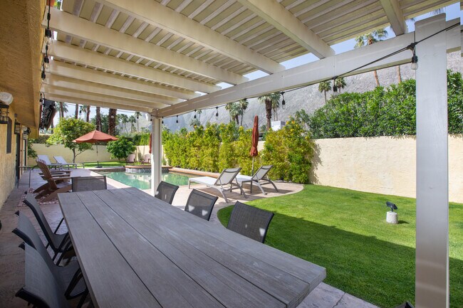Foto del edificio - 387 S Cahuilla Rd