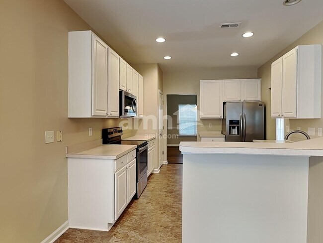 Foto del edificio - 635 Chadwyck Dr