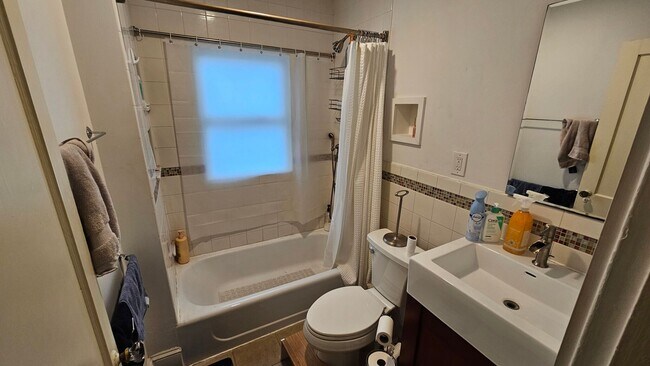 Building Photo - Prime BC Location, Entire House for Rent, ...
