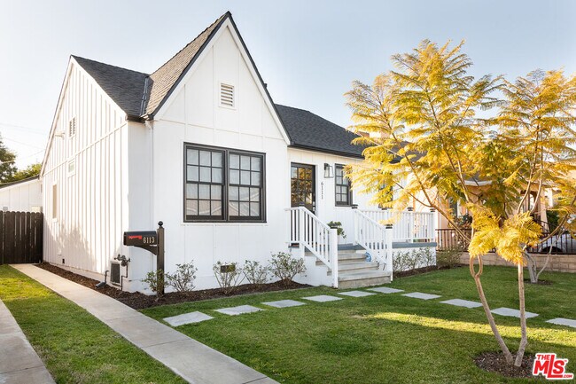 Foto del edificio - 6111 S Harcourt Ave