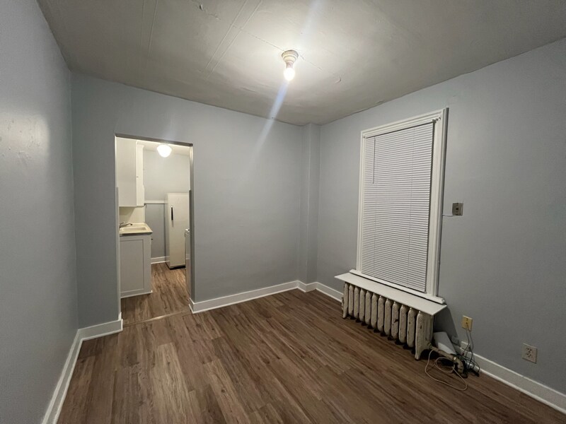 Primary Photo - 318 W 2nd St