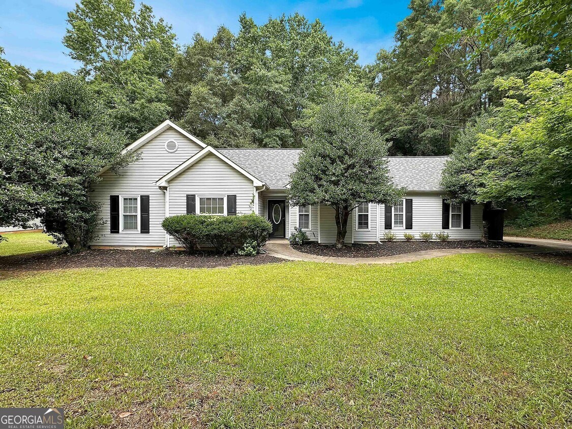Primary Photo - 77 Paces Landing Way