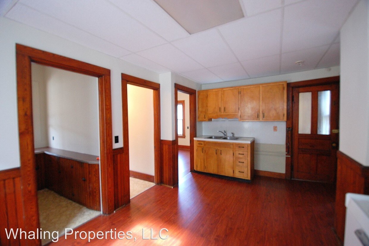 Primary Photo - 417 W Main St