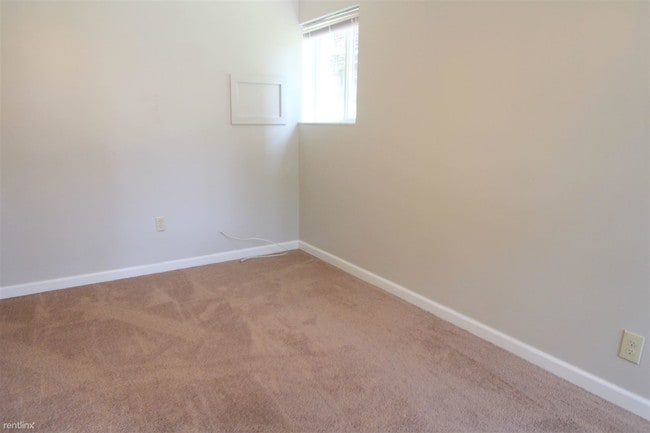 Building Photo - 1524 McFarland Rd