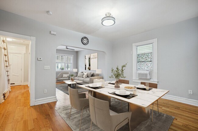 Foto del edificio - 85 Pearsall Ave